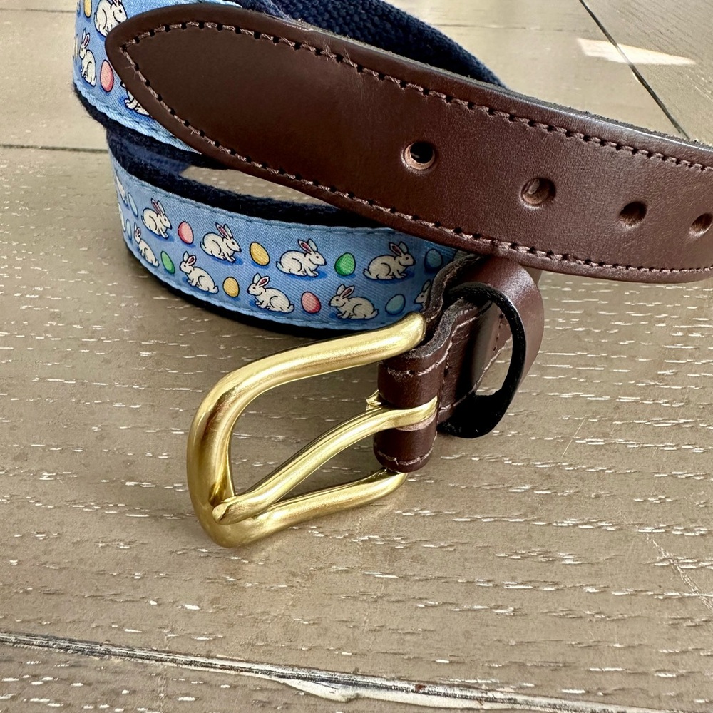 Vineyard Vines Boys Playful Easter Bunny Print Leather & Navy Belt • Size 28 - Picture 7 of 10